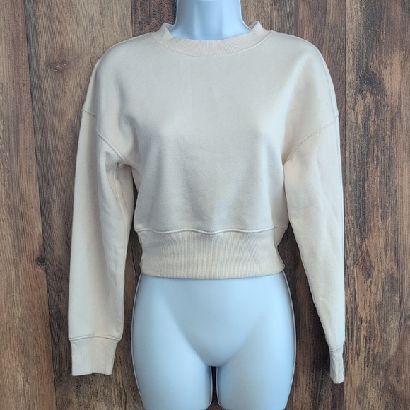 NWT Wild Fable Off-White Crew Neck Crop Sweatshirt XXS          -717C - Picture 2 of 5